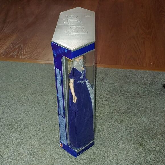 Millennium Princess 2000 Barbie Doll Special Edition with Millenium Keepsake - Picture 5 of 10